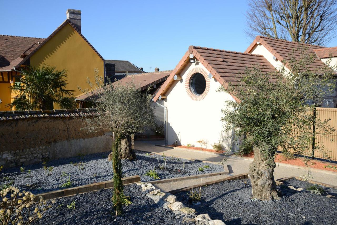 L'Hostellerie D'Acquigny Exterior foto
